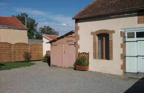 Verneix Cottage | Relaxing Retreat at Gite Verneix with Spa and Pet-Friendly Amenities