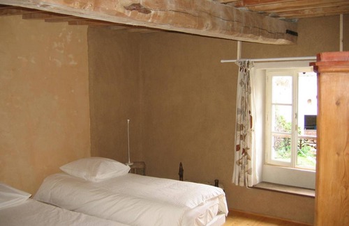 Vienne-en-Arthies Cottage | Gite Vienne-en-Arthies, 4 bedrooms, 8 persons