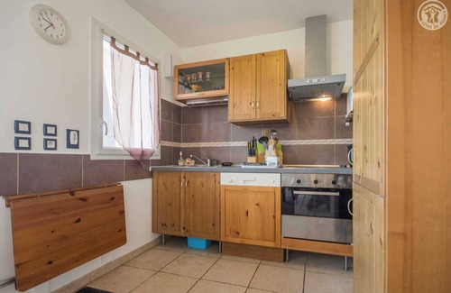Myans Other | Cozy Gîte Vigne in Myans: Family-Friendly & Breakfast Included