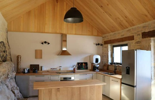 Espagnac-Sainte-Eulalie Cottage | Family-Friendly Gite with Pool in Célé Valley Near Figeac