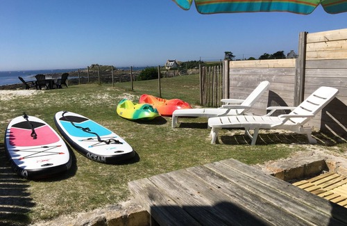 Ploudalmezeau House | Pet-Friendly Gite with Ocean View and Water Activities