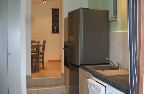 Grezet-Cavagnan Cottage | Relaxing Gîte with Access to a Private Swimming Pool