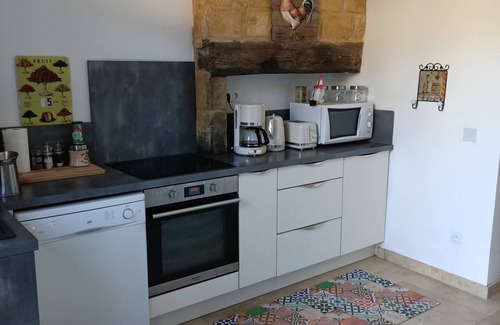 Gourdon House | Charming Gîte in Medieval Gourdon with Family-Friendly Amenities