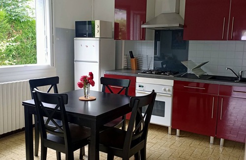 Bagneres-de-Bigorre House | Garden-Access Gite: Pet-Friendly Retreat for Families