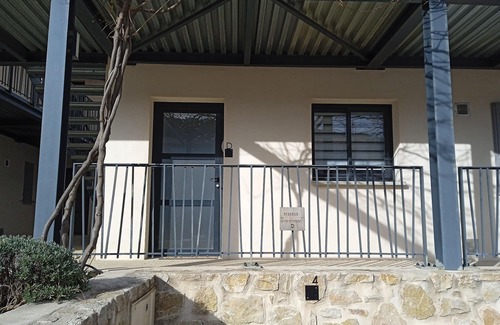 Malaucene Apartment | Gite with Garden: Guest Rated 10/10, Ocean View & Pool