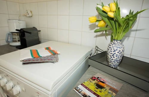 Vals-les-Bains Cottage | Relax at GITE: Heated Pool, Ocean View & 9.8 Guest Rating