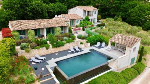Saint-Saturnin-les-Apt Apartment | Guest Rated 10/10: Les Cerisiers Gite with Pool Access