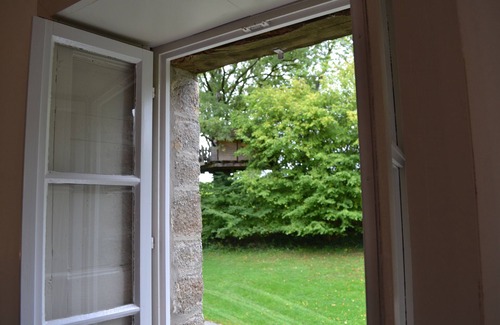 La Baconniere Cottage | Inviting Gîte with Pond Near Brittany and Normandy