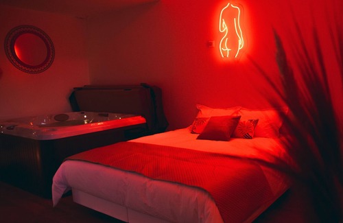 Prinquiau House | Relaxing Gite with Private Spa and Sauna Retreat