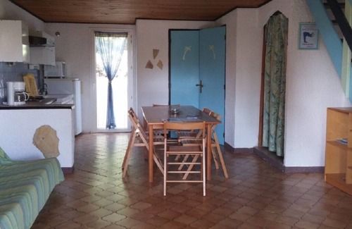 Roquefort-des-Corbieres House | Gitelacapelle: Enjoy Poolside Relaxation Near Wild Beaches