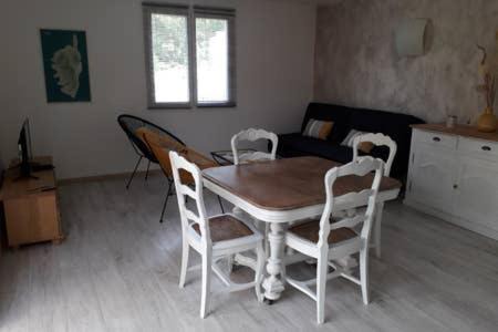 Conca Apartment | Family-Friendly Gites Albareddu Conca with Pool & Hot Tub
