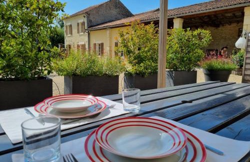 Breville House | Outstanding Gites de Cognac: Family-Friendly, Oceanfront Stay