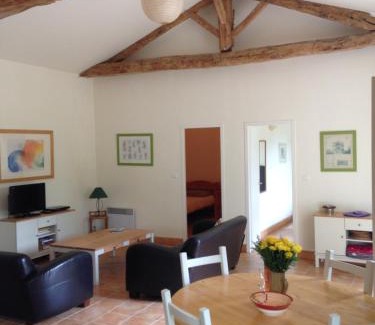Breville House | Outstanding Gites de Cognac: Family-Friendly, Oceanfront Stay