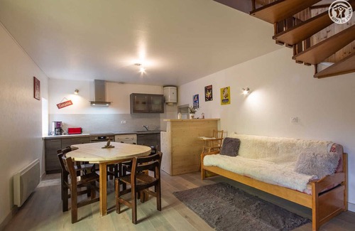 Saint-Michel-de-Maurienne House | Discover Gites DE Beaune - LE Perron DES Encombres Retreat