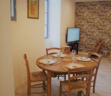 Salleles-d'Aude Apartment | Experience Gites de l'écluse - La Côte de l'Or with Ocean Views