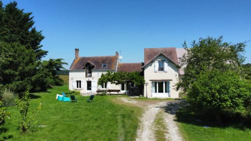 Vallieres-les-Grandes House | Pet-Friendly Retreat at Gites de la Bénardière - Rated 9/10