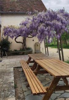 Vallieres-les-Grandes House | Pet-Friendly Retreat at Gites de la Bénardière - Rated 9/10