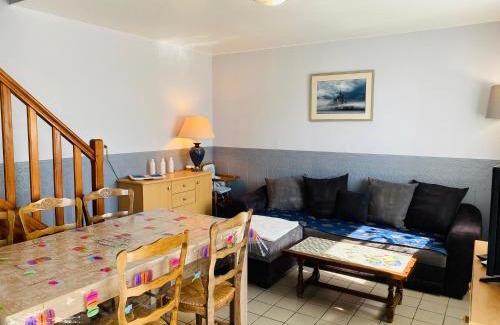 Cherrueix House | Gites des Sablons: Enjoy Oceanfront Bliss with Family