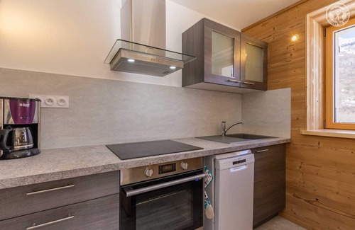 Saint-Michel-de-Maurienne House | Convenient Gites DE Beaune - LE Brequin with Kitchen Access