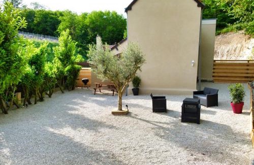 Chaumont-sur-Loire Bed & Breakfast | Discover Gites LA CHAUMONIERE: Rated 8.3 with Restaurant