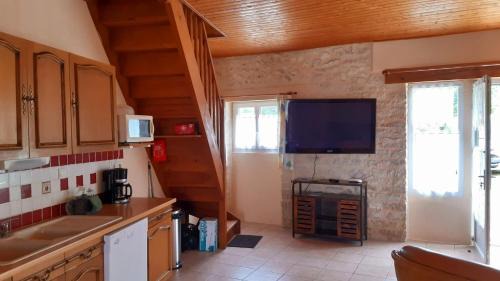 Fossemagne House | Relax at Gites Le Clos de Lamie with 2 Private Pools