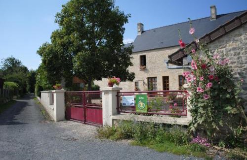 Vienne-en-Bessin House | Delightful Gites Les Rainettes: Pet & Child Friendly Retreat