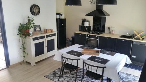 Buanes Apartment | Relaxing Retreat at Gites Matilon, 5 Min from Eugénie les Bains