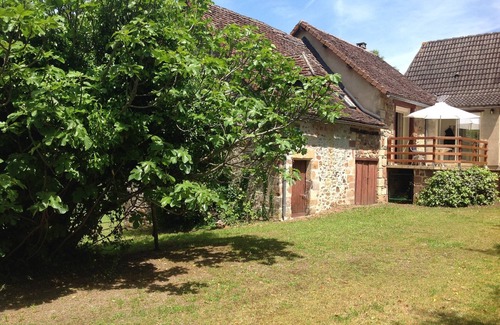 Chatres House | Gites NOELLIE: Family Retreat with Private Pool & Kitchen