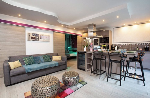 Furdenheim Apartment | Relaxing Gite le 14: Spa & Private Jacuzzi in Strasbourg