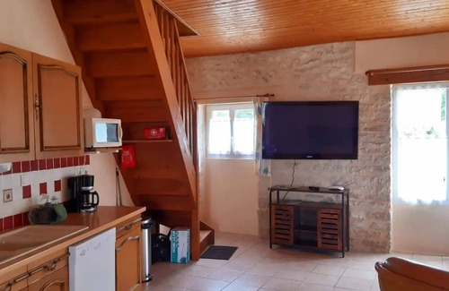 Fossemagne House | Private Pool Retreat for 8 Guests - GITES XL Awaits!