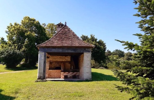 Fossemagne House | Private Pool Retreat for 8 Guests - GITES XL Awaits!