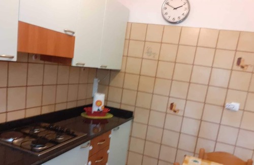 Jesolo Apartment | Cozy Giuseppe House: Pet-Friendly with Kitchen Amenities
