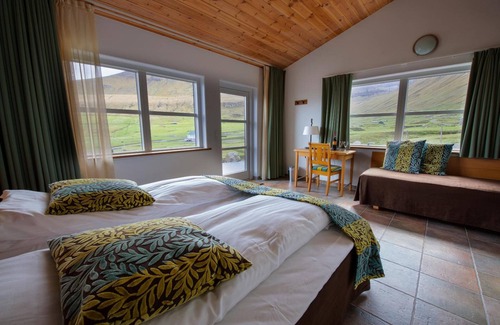 Gjogv Hotel | Inviting Gjaargardur Guesthouse in Gjogv - Rated 8.8/10
