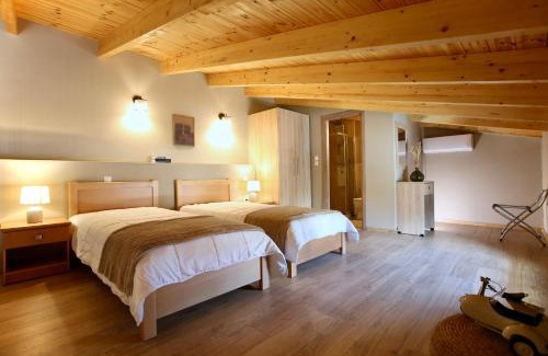 Markopoulon Apartment | Family-Friendly GK Mediterranean Village with Free Airport Shuttle