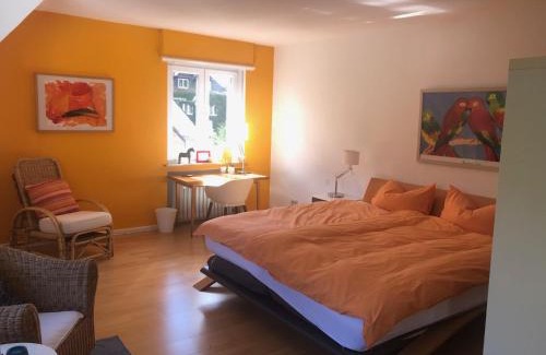 Benrath House | Experience Glück in Benrath with Oceanfront Amenities