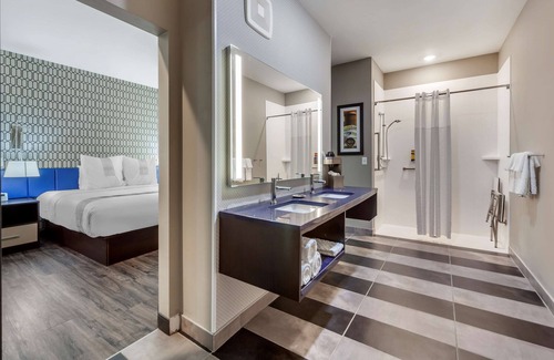 Sioux Falls Hotel | Discover GLō Best Western Dawley Farms in Sioux Falls