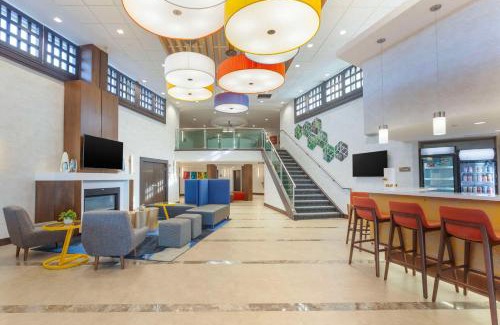 Gateway Hotel | Inviting GLō Best Western Mississauga Corporate Centre Hotel