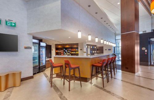 Gateway Hotel | Inviting GLō Best Western Mississauga Corporate Centre Hotel