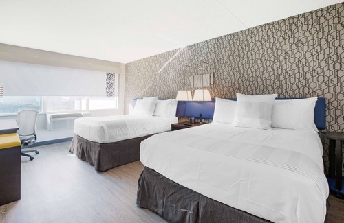 Gateway Hotel | Enjoy Comfort at GLō Best Western Mississauga Corporate Centre