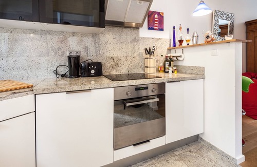 Wiesbaden Apartment | Pet-Friendly GL Apartmenthouse with Spa & Breakfast Options