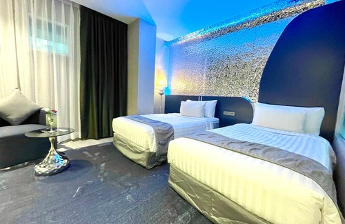 Khon Kaen Hotel | Inviting Glacier Hotel Khon Kaen with Pool & Family Amenities