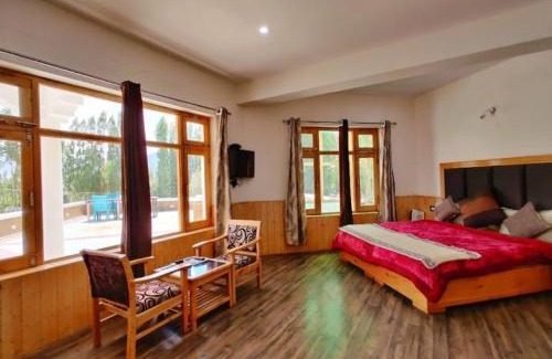 Leh House | Budget-Friendly Glacier View Guest House with Breakfast & Access
