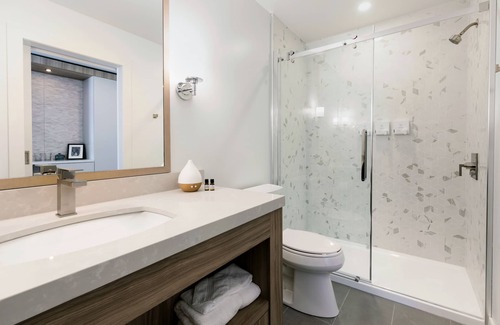Jasper National Park South Entrance Hotel | Scenic Glacier View Lodge with Family-Friendly Amenities