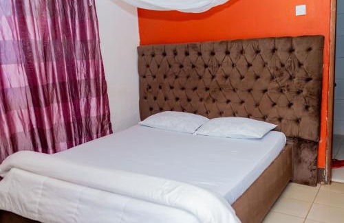 Moshi Cabin | Glacier View Lodge