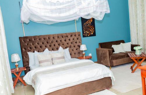 Moshi Cabin | Glacier View Lodge