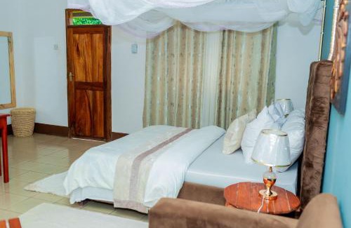 Moshi Cabin | Glacier View Lodge