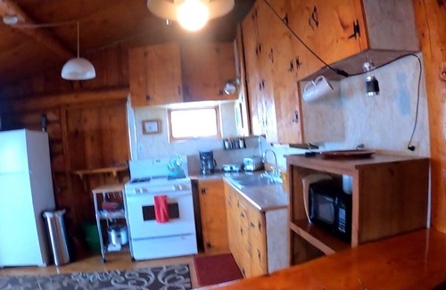 Glacier View Cabin | Experience Glacier View Log Cabin: Pet-Friendly Retreat