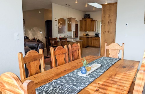 Farmington House | Glade Run Family Retreat - Pet-Friendly with 2.5 Acres