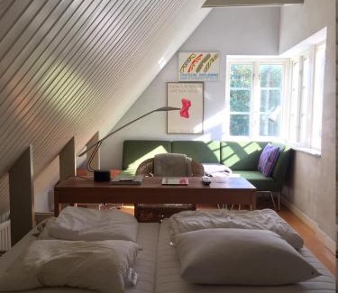 Kivik House | Discover Gladeholm: Family-Friendly Retreat with Dining