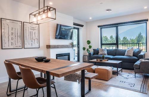 Revelstoke Apartment | Experience Glades and Greens by Revelstoke Vacations